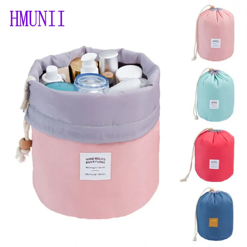 HMUNII New Barrel Shaped Travel Cosmetic Bag Nylon High Capacity Drawstring Elegant Drum Wash Bags Makeup Organizer Storage Bag
HMUNII New Barrel Shaped Travel Cosmetic Bag Nylon High Capacity Drawstring Elegant Drum Wash Bags Makeup Organizer Storage Bag
