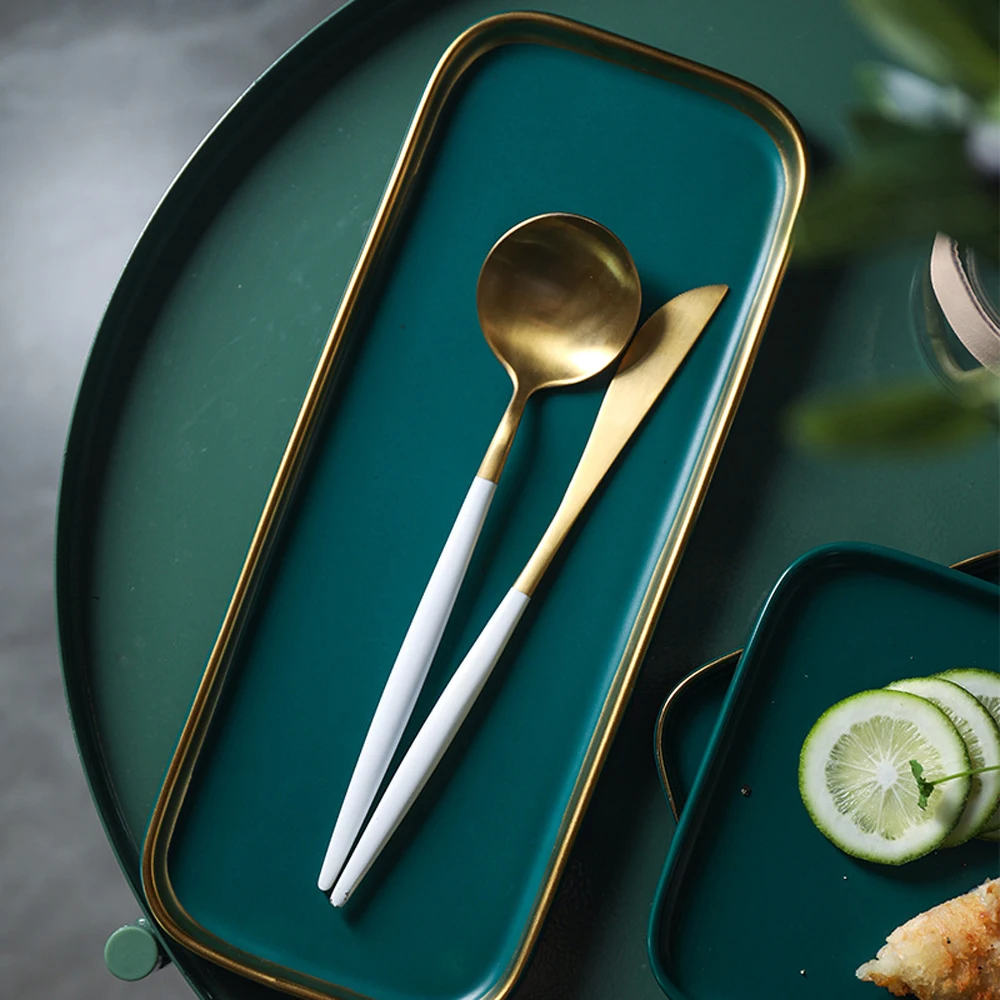 Vintage Green Ceramic Tray Scandinavian Hand-Painted Golden Rim Snack Dessert Plate Chic Rectangle Square Jewelry Storage Tray
Vintage Green Ceramic Tray Scandinavian Hand-Painted Golden Rim Snack Dessert Plate Chic Rectangle Square Jewelry Storage Tray