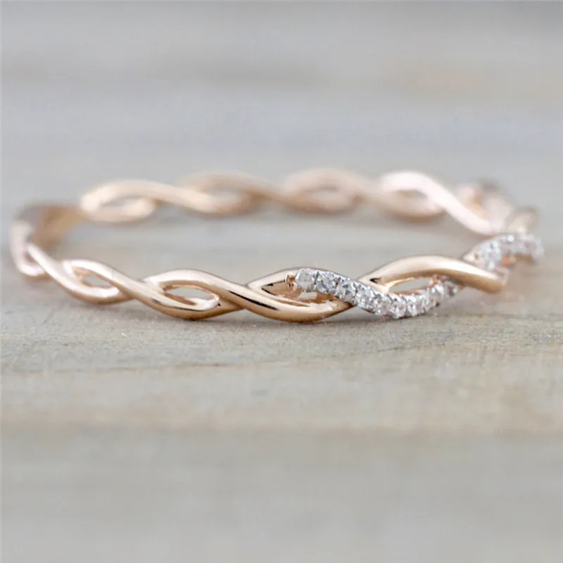 Modyle Top Quality Silver Gold Rose Gold Color Twist Classical Cubic Zirconia Wedding Ring for Woman Girl Austrian Crystals Gift
Modyle Top Quality Silver Gold Rose Gold Color Twist Classical Cubic Zirconia Wedding Ring for Woman Girl Austrian Crystals Gift