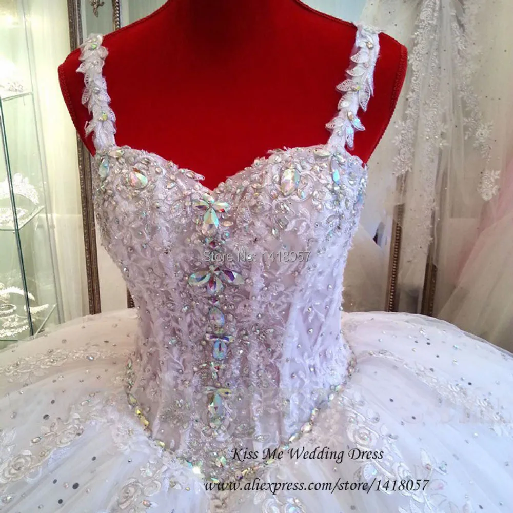 Vestidos de Noivas Real sample 2015 Wedding Dress Lace Ball Gown Bride Dresses Straps Crystals Floor Length Trajes de Noiva
Vestidos de Noivas Real sample 2015 Wedding Dress Lace Ball Gown Bride Dresses Straps Crystals Floor Length Trajes de Noiva