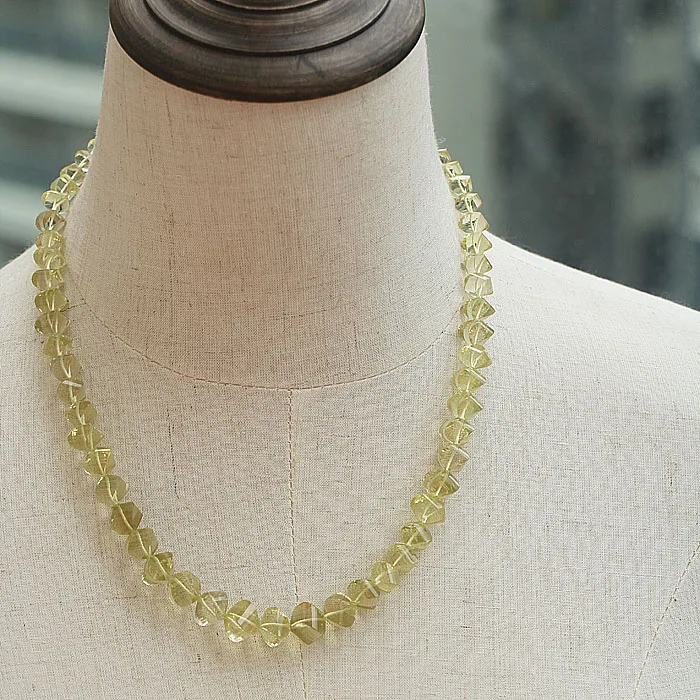 15.5 Inch Long Strand Best Quality Green LEMON Quartz Step Cut Faceted Reverse Beads ,Size 6.0-10.0mm
15.5 Inch Long Strand Best Quality Green LEMON Quartz Step Cut Faceted Reverse Beads ,Size 6.0-10.0mm