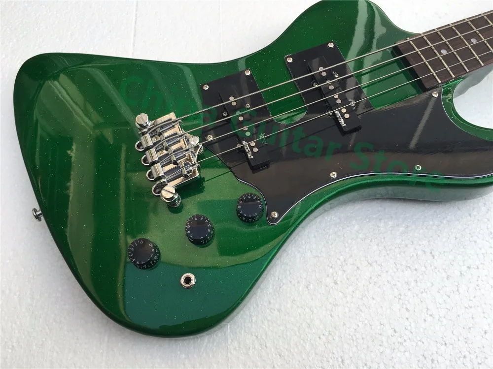 Custom shop 4 strings sparkling green RD bass guitar Free shipping(custom face logo could be changed or removed)
Custom shop 4 strings sparkling green RD bass guitar Free shipping(custom face logo could be changed or removed)