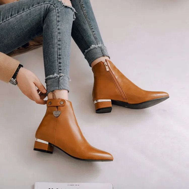 Big Size 11 12 13 14 15 16 17 Euro-American fashion trend of short boots with round head and low heel side zipper
Big Size 11 12 13 14 15 16 17 Euro-American fashion trend of short boots with round head and low heel side zipper