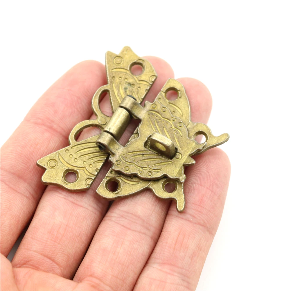1PCS Retro Vintage Butterfly Latch Catch Lock Hasp Pad Chest Lock Box Tools Wooden Jewelry Box Case Locks
1PCS Retro Vintage Butterfly Latch Catch Lock Hasp Pad Chest Lock Box Tools Wooden Jewelry Box Case Locks