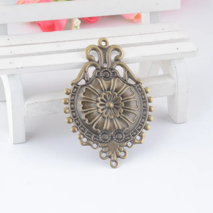 Free shipping 5Pcs Antique Bronze Filigree Flower Wraps Connectors Embellishments Gift Decoration DIY Findings 6.6x4.6cm F0401
Free shipping 5Pcs Antique Bronze Filigree Flower Wraps Connectors Embellishments Gift Decoration DIY Findings 6.6x4.6cm F0401