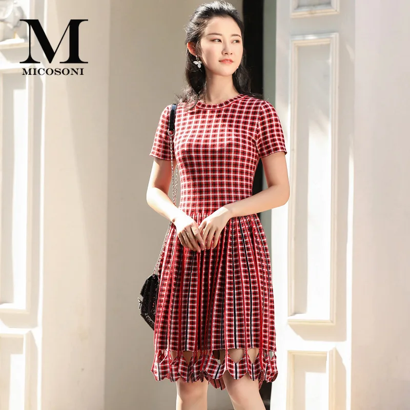 Micosoni High Quality England Style 2018 Autumn New Red Plaid Hollow O-neck Short Sleeved Knitted Sweater Wool Dress S-L
Micosoni High Quality England Style 2018 Autumn New Red Plaid Hollow O-neck Short Sleeved Knitted Sweater Wool Dress S-L