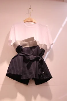 2018 summer new port flavor temperament show thin holiday two T-shirt female striped patchwork bowknot lace shirt
2018 summer new port flavor temperament show thin holiday two T-shirt female striped patchwork bowknot lace shirt