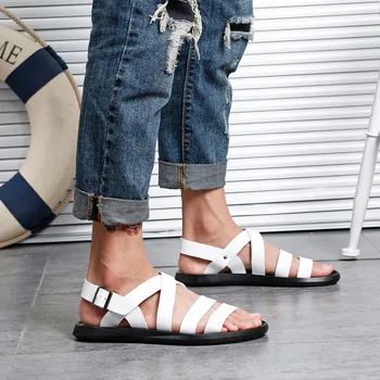 Designer Rome Sandals Men England Style Summer Footwear Leisure Strap Leather Sandals Fashion Rivet White Beach Sandals Slippers
Designer Rome Sandals Men England Style Summer Footwear Leisure Strap Leather Sandals Fashion Rivet White Beach Sandals Slippers