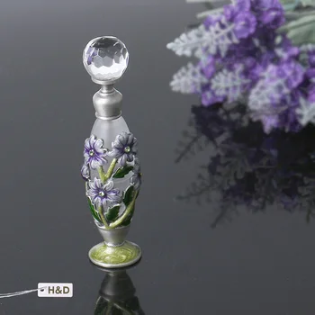 5ml Retro Antique Glass Metal Empty Perfume Bottle Empty Cosmetic Containers Portable Travel Refillable Perfume Bottles Cases
5ml Retro Antique Glass Metal Empty Perfume Bottle Empty Cosmetic Containers Portable Travel Refillable Perfume Bottles Cases
