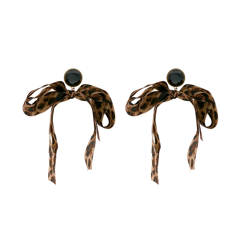 Leopard earrings women's autumn and winter models 2019 new earrings temperament earrings wild personality earrings
Leopard earrings women's autumn and winter models 2019 new earrings temperament earrings wild personality earrings