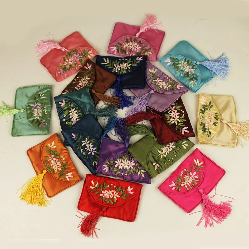 Chinese Hand Ribbon Embroidery Bag Small Zipper Pouch Coin Purse Party Favors Credit Card Bag Satin Fabric Jewelry Pouch Bags
Chinese Hand Ribbon Embroidery Bag Small Zipper Pouch Coin Purse Party Favors Credit Card Bag Satin Fabric Jewelry Pouch Bags