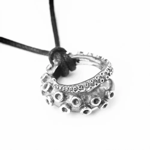 1PC antique Silver 3D Octopus Pendant necklace ocean jewelry friendship gift for women and men
1PC antique Silver 3D Octopus Pendant necklace ocean jewelry friendship gift for women and men