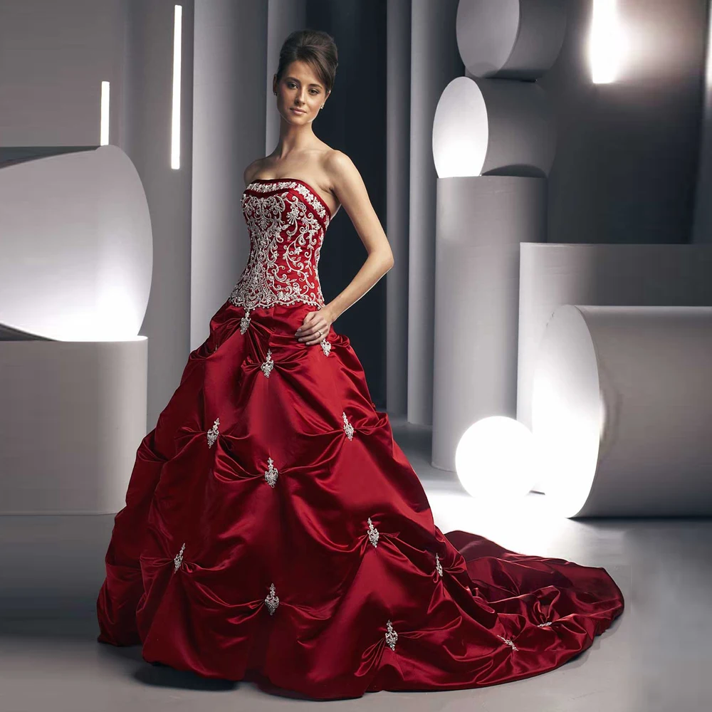 2017 Strapless Floor Length Tired Off Shoulder Ball Gowns Wedding Dress Red Bridal Gowns Embroidered Pleated Wedding Dresses
2017 Strapless Floor Length Tired Off Shoulder Ball Gowns Wedding Dress Red Bridal Gowns Embroidered Pleated Wedding Dresses