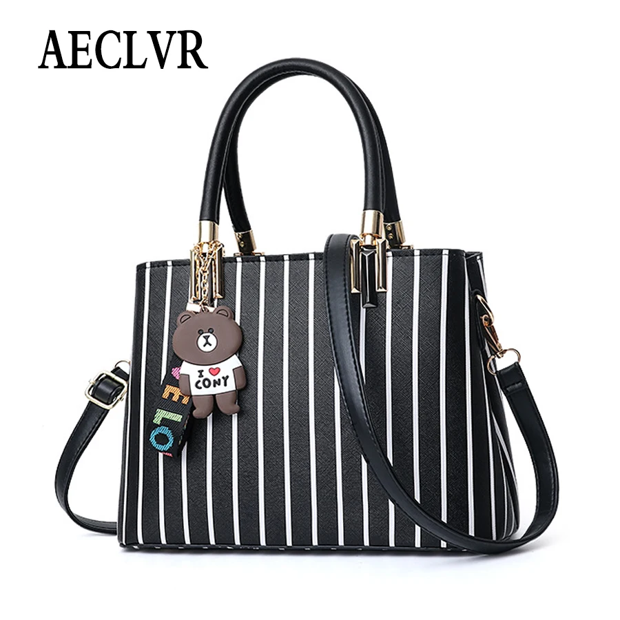 AECLVR Solid Stripe Pu Leather Shoulder Bags For Women Cute Bear Doll Hanging High-Capacity Handbags Ladies Casual Tote Bags
AECLVR Solid Stripe Pu Leather Shoulder Bags For Women Cute Bear Doll Hanging High-Capacity Handbags Ladies Casual Tote Bags