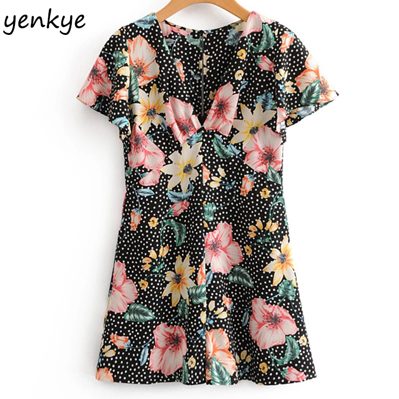 2018 Women Floral Printed Casual Summer Jumpsuit Female V Neck Short Sleeve Rompers Womens Jumpsuit Short XNGC9283
2018 Women Floral Printed Casual Summer Jumpsuit Female V Neck Short Sleeve Rompers Womens Jumpsuit Short XNGC9283