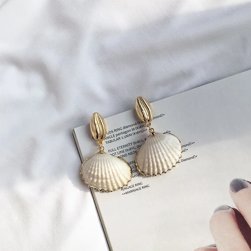 2019 Fashion Women Natural Shell Drop Earrings Summer Boho Bikini Jewelry Ivory Color Gold Handmade Simple Earrings Ear For Girl
2019 Fashion Women Natural Shell Drop Earrings Summer Boho Bikini Jewelry Ivory Color Gold Handmade Simple Earrings Ear For Girl