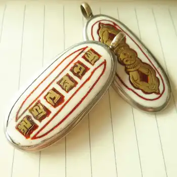 TBP449 Tibetan Mantras Amulet Pendants Yak Bone Inlaid Golden OM MANI PADME HUM Double Sides
TBP449 Tibetan Mantras Amulet Pendants Yak Bone Inlaid Golden OM MANI PADME HUM Double Sides