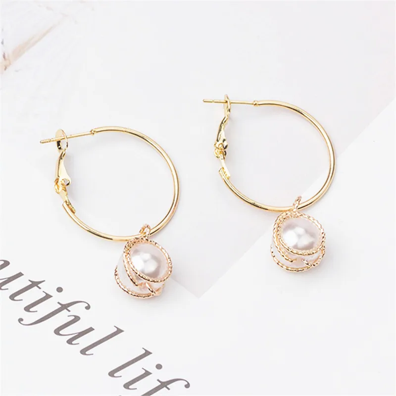 Hot Korea Design Metal Gold Geometric Irregular Circle Natural Freshwater Pearl Stud Earrings for Women Jewelry Girl Gift
Hot Korea Design Metal Gold Geometric Irregular Circle Natural Freshwater Pearl Stud Earrings for Women Jewelry Girl Gift