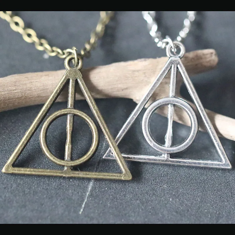 Vintage Deathly Hallows Necklaces Silver Charms Triangle Pendant Necklace Bijoux Female Jewelry Choker Collier Christmas Gifts
Vintage Deathly Hallows Necklaces Silver Charms Triangle Pendant Necklace Bijoux Female Jewelry Choker Collier Christmas Gifts