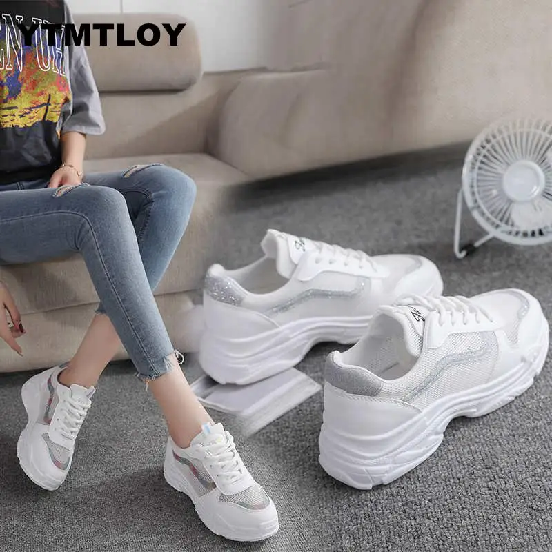 New Fashion Women Casual Shoes Suede Leather Platform Sneakers Ladies White Trainers Chaussure Femme Sexemara Summer 2019
New Fashion Women Casual Shoes Suede Leather Platform Sneakers Ladies White Trainers Chaussure Femme Sexemara Summer 2019