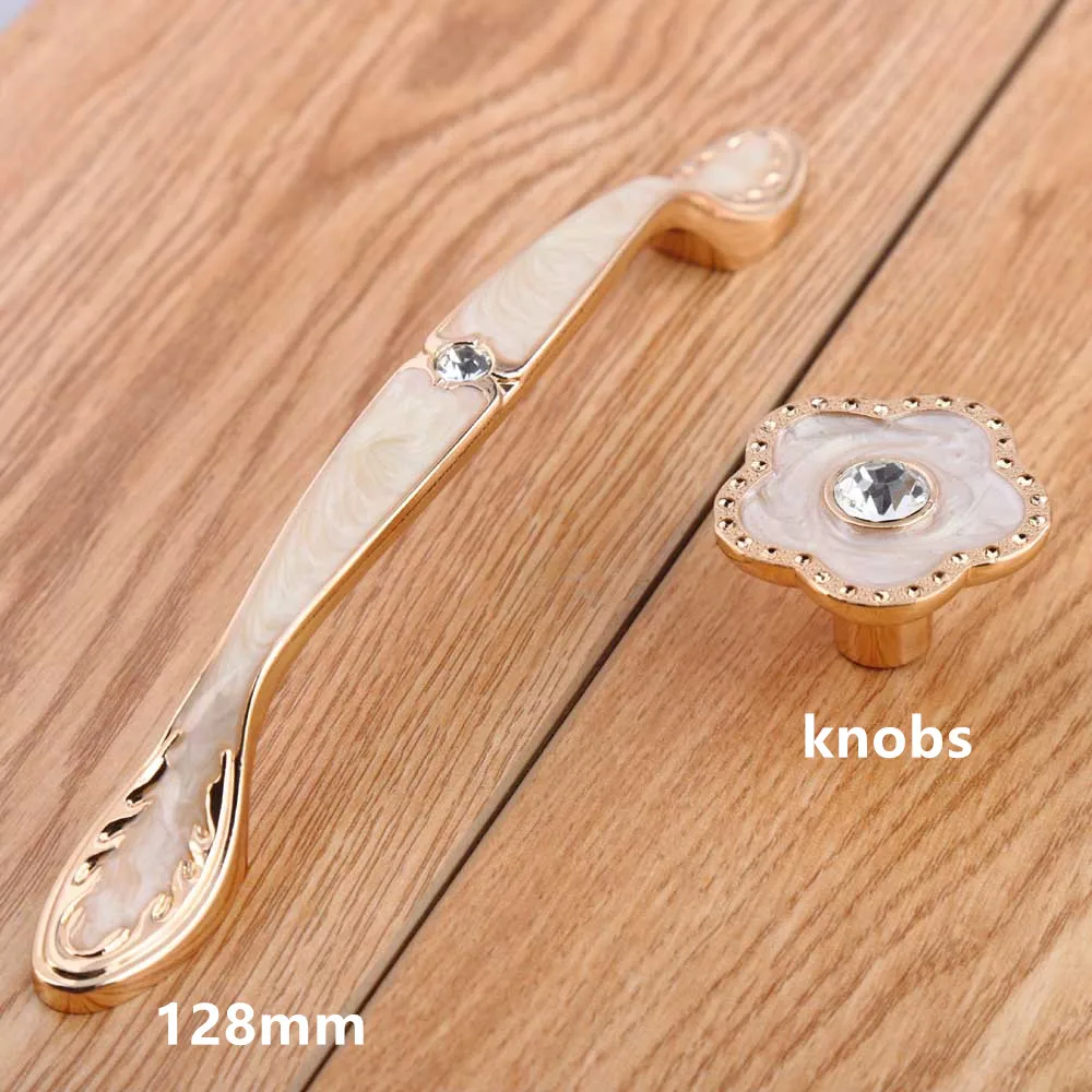 96mm 128mm modern fashion furniture handle golden amber resin kitchen cabinet dresser door handle rhinestone drawer knob pull 5
96mm 128mm modern fashion furniture handle golden amber resin kitchen cabinet dresser door handle rhinestone drawer knob pull 5