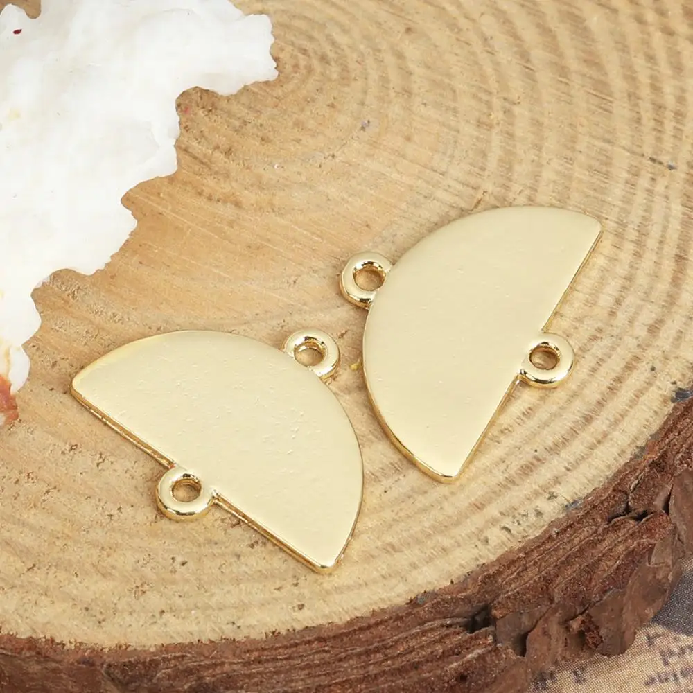 DoreenBeads Fashion Zinc Based Alloy Connectors Fan-shaped 18K Gold Color Jewe;ry DIY Findings Components 21mm x 15mm, 10 PCs
DoreenBeads Fashion Zinc Based Alloy Connectors Fan-shaped 18K Gold Color Jewe;ry DIY Findings Components 21mm x 15mm, 10 PCs