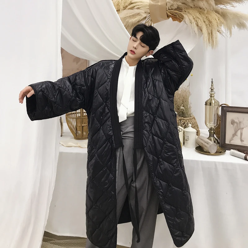 Men Winter Long Parkas Coat Cotton Padded Windbreaker Fashion Loose Robe Male Casual Japan Streetwear Kimono Jacket Overcoat
Men Winter Long Parkas Coat Cotton Padded Windbreaker Fashion Loose Robe Male Casual Japan Streetwear Kimono Jacket Overcoat