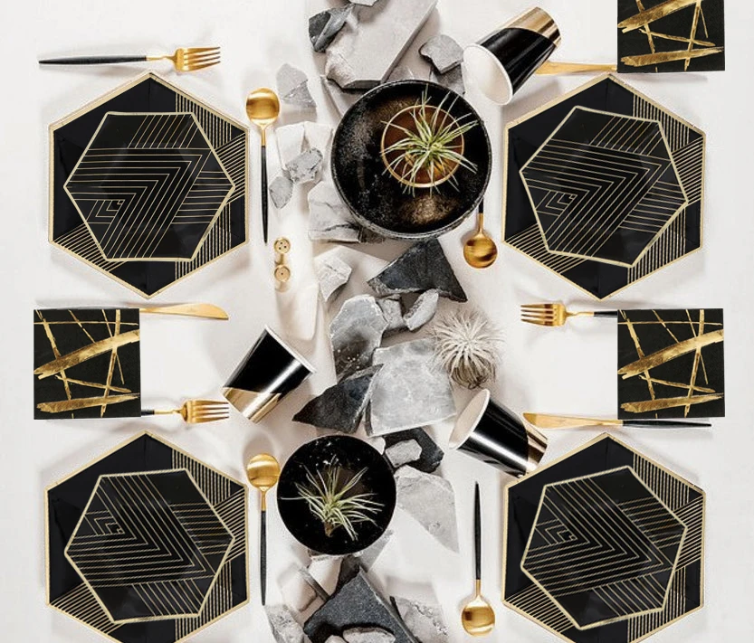 32 sets Black and Foil Gold Party Tableware Paper Cups Plates Dishes Cups Napkins Straws Party Supplies For New Years Wedding 
32 sets Black and Foil Gold Party Tableware Paper Cups Plates Dishes Cups Napkins Straws Party Supplies For New Years Wedding