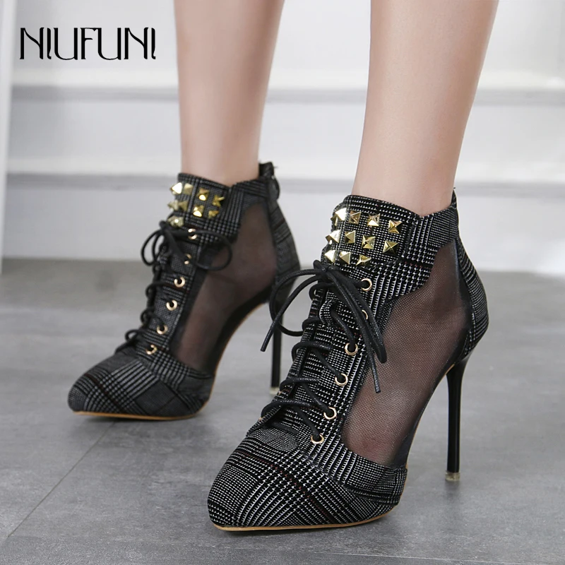 Women Booties Classic Plaid Black High Heel Ankle Boots For Woman Spring Autumn Fashion Ladies Cross Tied Back Zip Short Boots
Women Booties Classic Plaid Black High Heel Ankle Boots For Woman Spring Autumn Fashion Ladies Cross Tied Back Zip Short Boots