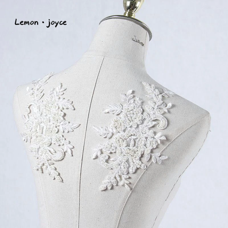 2019 Hot Selling white color handmade beaded voile lace fabrics 3d flower sequins fabric luxury full beaded
2019 Hot Selling white color handmade beaded voile lace fabrics 3d flower sequins fabric luxury full beaded