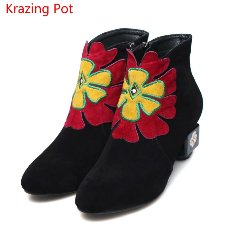 Fashion Cow Suede Winter Shoe Large Size Round Toe Ankle Boots Flowers Mixed Colors High Heel Embroidery Women Chelsea Boots L15
Fashion Cow Suede Winter Shoe Large Size Round Toe Ankle Boots Flowers Mixed Colors High Heel Embroidery Women Chelsea Boots L15