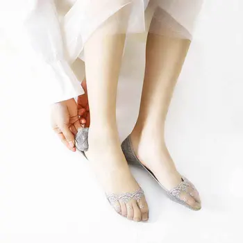 New Women Lace Transparent Short Sock Flower Embroidery Shallow Mouth Short Socks Invisible Breathable Hosiery
New Women Lace Transparent Short Sock Flower Embroidery Shallow Mouth Short Socks Invisible Breathable Hosiery