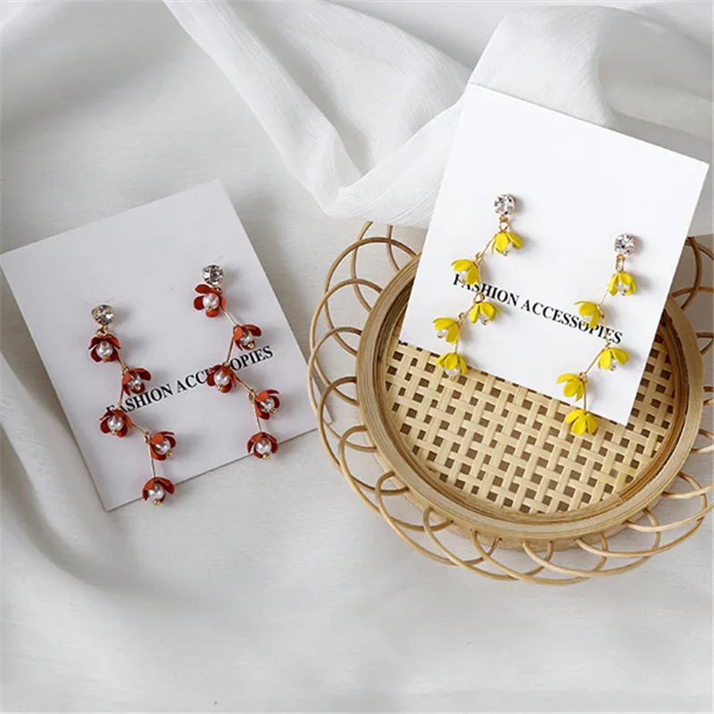 Popular flower pearl earrings Classic temperament flowers stud earrings female beautiful pearl petals tassel earrings for women
Popular flower pearl earrings Classic temperament flowers stud earrings female beautiful pearl petals tassel earrings for women