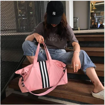 Portable Trend Sports Bag Men Wear Oxford Cloth Casual Simple Fitness Bag Ladies Lightweight Messenger Cylinder Travel Bag
Portable Trend Sports Bag Men Wear Oxford Cloth Casual Simple Fitness Bag Ladies Lightweight Messenger Cylinder Travel Bag