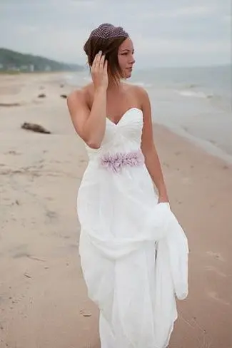 2019 New Summer Beach Simple Wedding Dresses With Beautiful Handmade Flower Sash Backless Bride Gowns Charming Vestido De Novia
2019 New Summer Beach Simple Wedding Dresses With Beautiful Handmade Flower Sash Backless Bride Gowns Charming Vestido De Novia