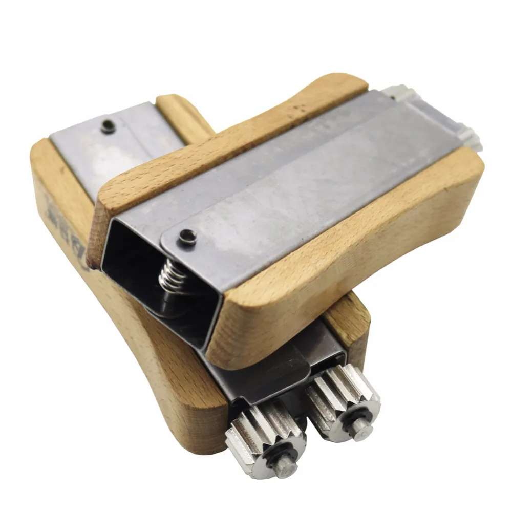 1 Pcs Bee Tools Stainless Steel Wire Tight Beehives Wood Beehive Tight Wire Beekeeping Beehive Installation Tool
1 Pcs Bee Tools Stainless Steel Wire Tight Beehives Wood Beehive Tight Wire Beekeeping Beehive Installation Tool