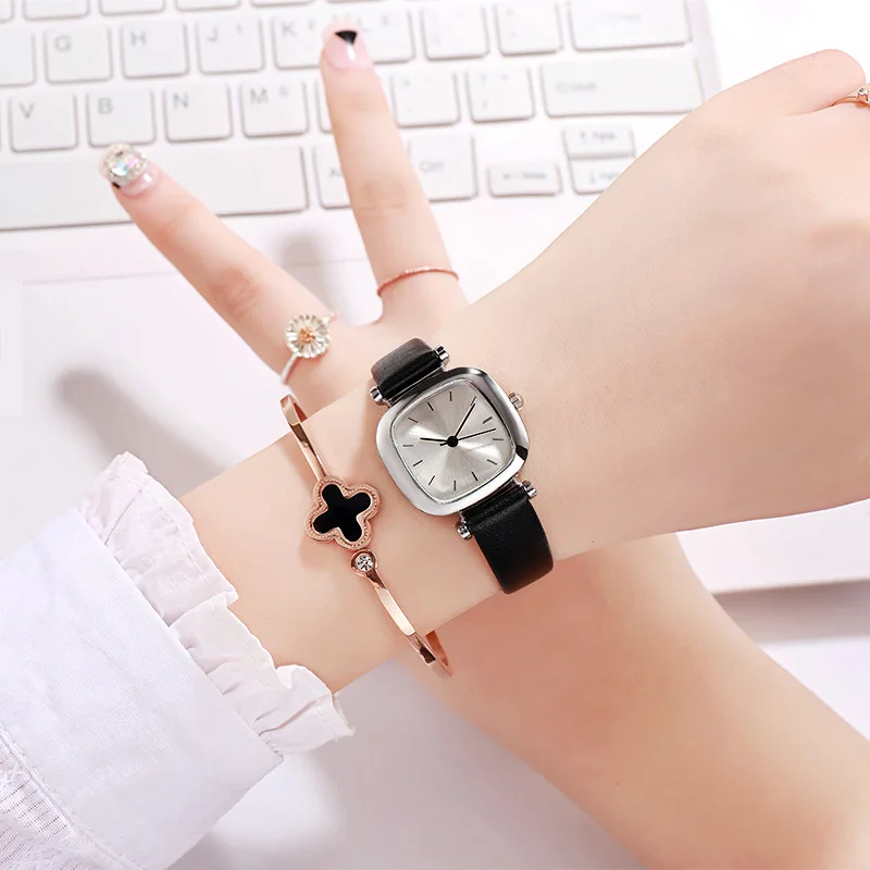 small dial square case watches women leather strap watch ladies elegent quartz wristwatches female clock girl simple hour
small dial square case watches women leather strap watch ladies elegent quartz wristwatches female clock girl simple hour