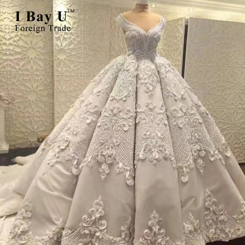 I Bay U Fluffy Satin Pearl Beaded Appliques Wedding Gown Robe De Mariage Vestido De Noiva Princesa Luxo Light Grey Ball Gown
I Bay U Fluffy Satin Pearl Beaded Appliques Wedding Gown Robe De Mariage Vestido De Noiva Princesa Luxo Light Grey Ball Gown