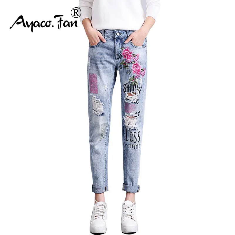 2019 Womens Jeans Flowers Embroidery Boyfriend Holes Ripped Jeans for Women Harajuku Printing Pantalon Femme Stretch Trousers
2019 Womens Jeans Flowers Embroidery Boyfriend Holes Ripped Jeans for Women Harajuku Printing Pantalon Femme Stretch Trousers