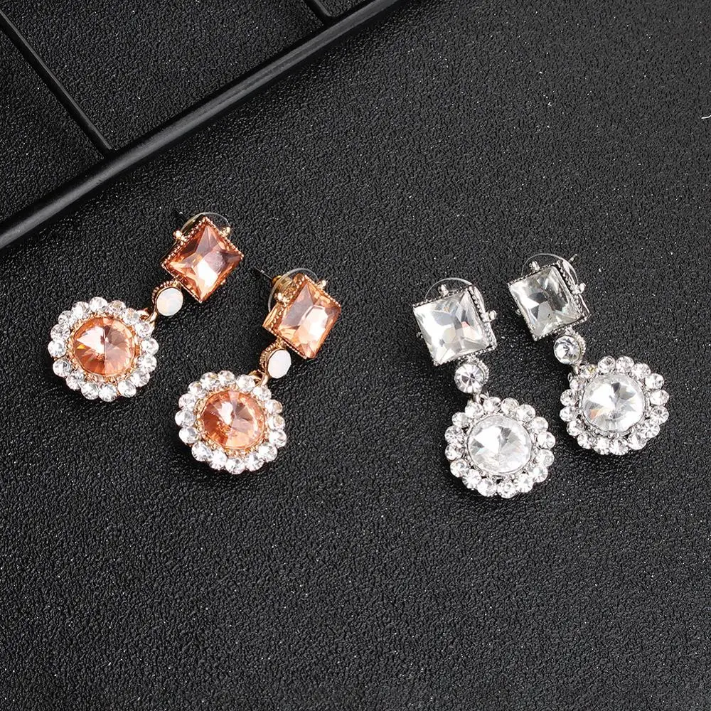 OLOEY Elegant Earrings For Women Accessories Fashion Simple Crystals Alloy Dangle Earring Party Femme Jewelry Ornaments Gifts
OLOEY Elegant Earrings For Women Accessories Fashion Simple Crystals Alloy Dangle Earring Party Femme Jewelry Ornaments Gifts