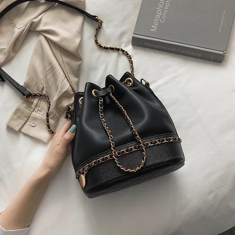 Women's New Fashion Small Fragrance Chain Bag Pu Leather Shoulder Messenger Bag Small Square Bag Buckle Bag 2019
Women's New Fashion Small Fragrance Chain Bag Pu Leather Shoulder Messenger Bag Small Square Bag Buckle Bag 2019