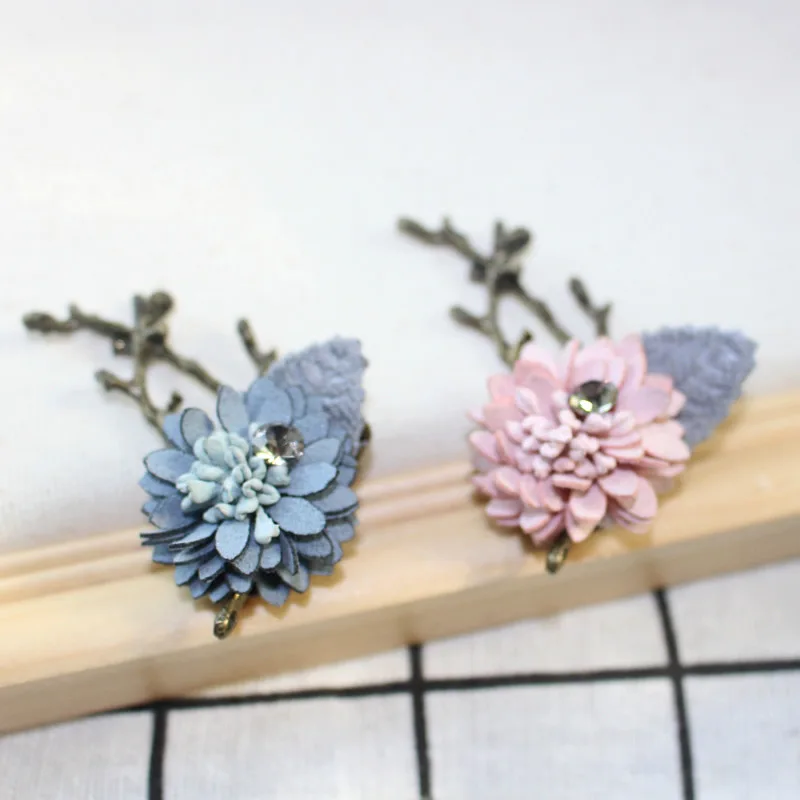 Vintage Sweet New Woman Brooches Handmade Fabric Flower leaf Branches Rhinestone Cute Corsage Pin Fashion Lady Accessories
Vintage Sweet New Woman Brooches Handmade Fabric Flower leaf Branches Rhinestone Cute Corsage Pin Fashion Lady Accessories
