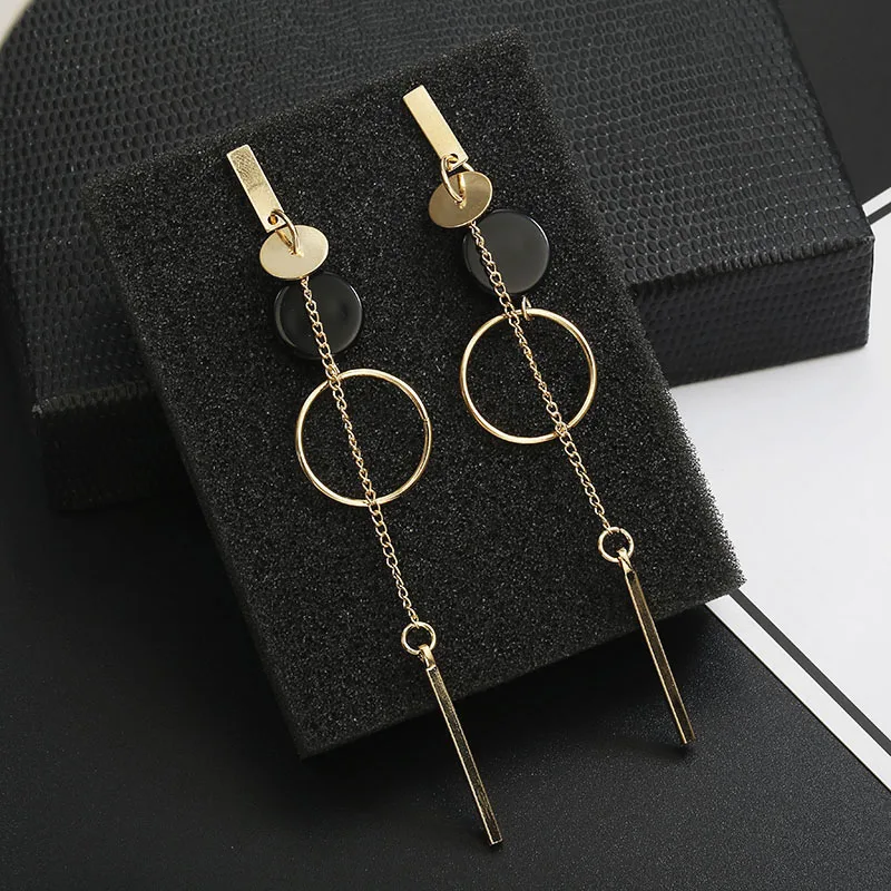 FSUNION 2020 New Circle Dangle Earrings Metal long Pendientes Round Earring For Women Temperament Geometric Ear Jewelry Gift
FSUNION 2020 New Circle Dangle Earrings Metal long Pendientes Round Earring For Women Temperament Geometric Ear Jewelry Gift