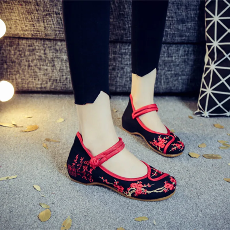 Handmade Women Flats Summer Old BeiJing Embroidery Shoes Chinese National Embroidered Canvas Women's Singles Dance Ballet Shoes
Handmade Women Flats Summer Old BeiJing Embroidery Shoes Chinese National Embroidered Canvas Women's Singles Dance Ballet Shoes