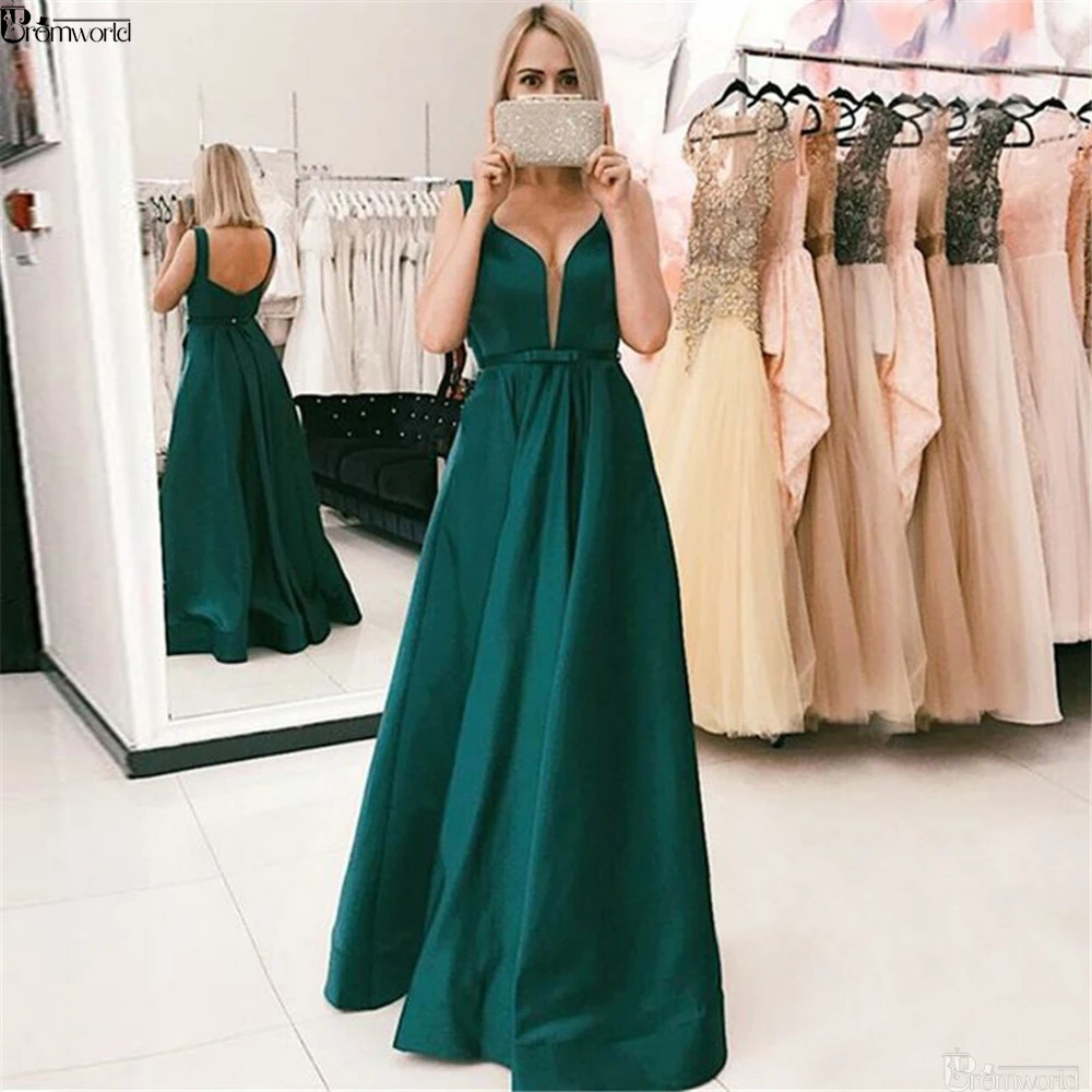 

Emerald Green Muslim Evening Dresses A-Line V-Neck Satin Dubai Saudi Arabic Backless Long Evening Gown Simple Prom Dress