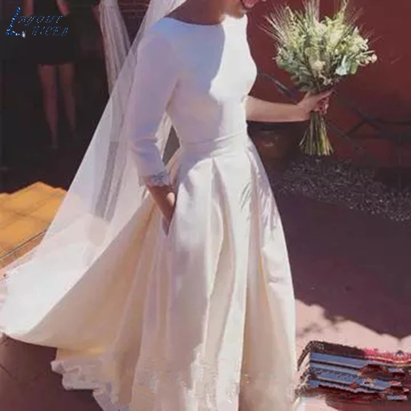 SHJ641 Vintage A Line Wedding Dresses With Pocket 2019 Elegant Long Sleeves Sexy Backless Bridal Gowns Plus Size
SHJ641 Vintage A Line Wedding Dresses With Pocket 2019 Elegant Long Sleeves Sexy Backless Bridal Gowns Plus Size