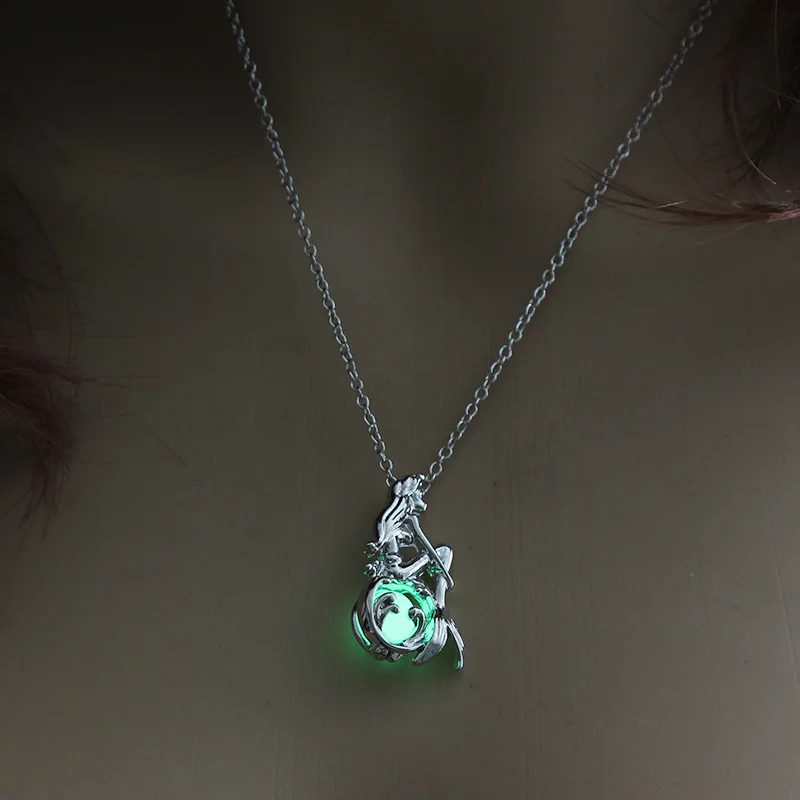 Luminous Jewelry Choker 3 Colors Gift For Women Charm Glowing Mermaid Pendant Necklace Silver Necklace Fashion Chain
Luminous Jewelry Choker 3 Colors Gift For Women Charm Glowing Mermaid Pendant Necklace Silver Necklace Fashion Chain