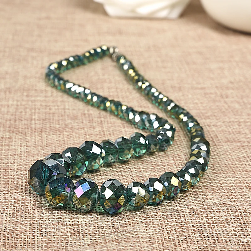 A bright green Glass Bead and Beads of transparency necklace with star shine,Double Eleven Right Choice
A bright green Glass Bead and Beads of transparency necklace with star shine,Double Eleven Right Choice