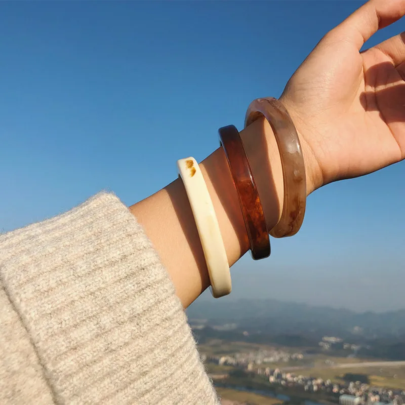 New Minimalsit Unique Acrylic Bangles for Women 2019 Retro Bangles Korean Jewelry Accesorios Fashion Jewellery Wholesale Gifts
New Minimalsit Unique Acrylic Bangles for Women 2019 Retro Bangles Korean Jewelry Accesorios Fashion Jewellery Wholesale Gifts