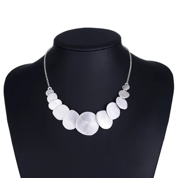 Round Pendant Choker Necklaces For Women Retro New Alloy Long Chain Female Statement Necklace Fashion Jewelry Collier Femme
Round Pendant Choker Necklaces For Women Retro New Alloy Long Chain Female Statement Necklace Fashion Jewelry Collier Femme